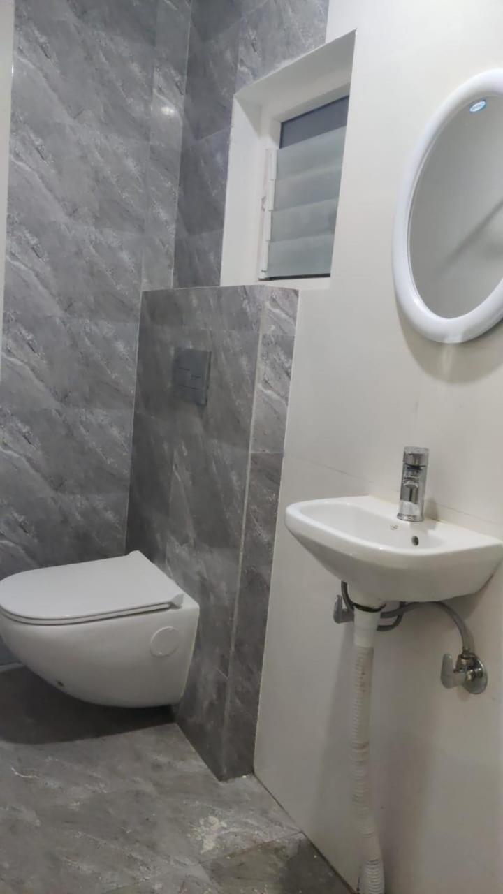 Royal Inn Γουβαχάτι Εξωτερικό φωτογραφία